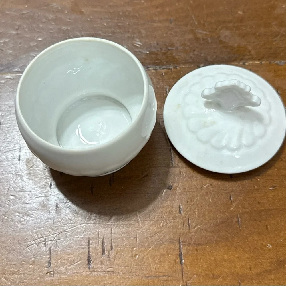 Trinket Box White Ceramic Made in Japan 3.5” tall